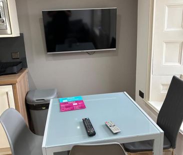 2 bedroom private hall to rent - Photo 5