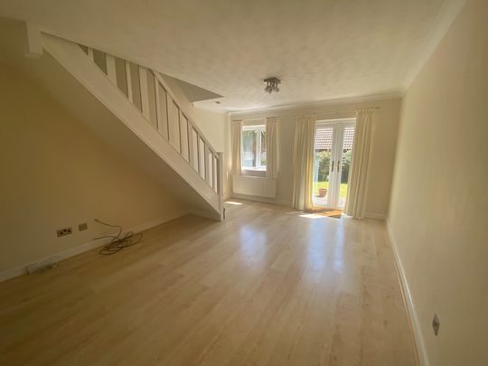 2 bedroom house to rent Damask Gardens, Hampshire, Waterlooville, PO7 - Photo 1