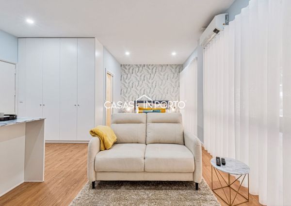 Apartamento Charme - Exclusividade e Conforto Junto ao Metro dos Combatentes