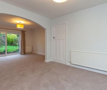3 bedroom detached house to rent - Photo 2