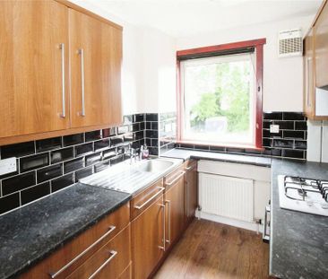 3 bedroom flat to rent - Photo 1