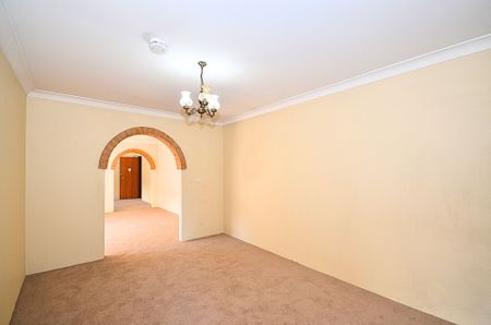 Beautifully Presented 2 Bedroom Unit - Photo 5