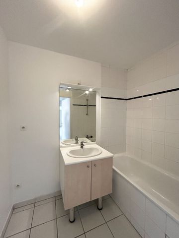 Location Appartement 3 pièces 65m² - Photo 4