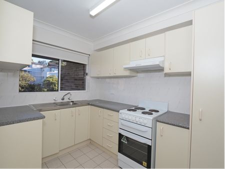 2/33 Burdett Street, Hornsby NSW 2077 - House For Rent | Domain - Photo 2