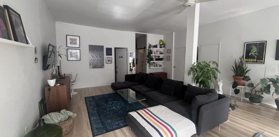 Villeray - Superbe Loft 4 1/2 + Parking - Photo 2