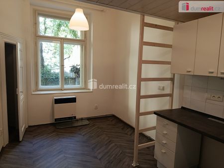 Pronájem bytu 1+kk a garsoniéry 19 m², Na spojce 86, Praha - Фото 2