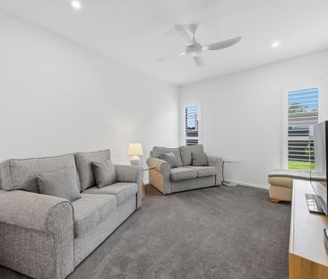 Modern Family Home in Popular Palmwoods - Photo 2