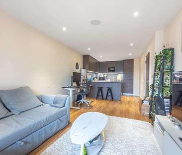 Colindale, Colindale, NW9 - Photo 1