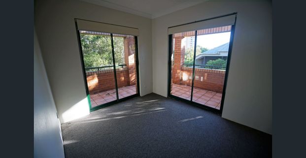 Spacious split level with leafy outlook - Photo 1