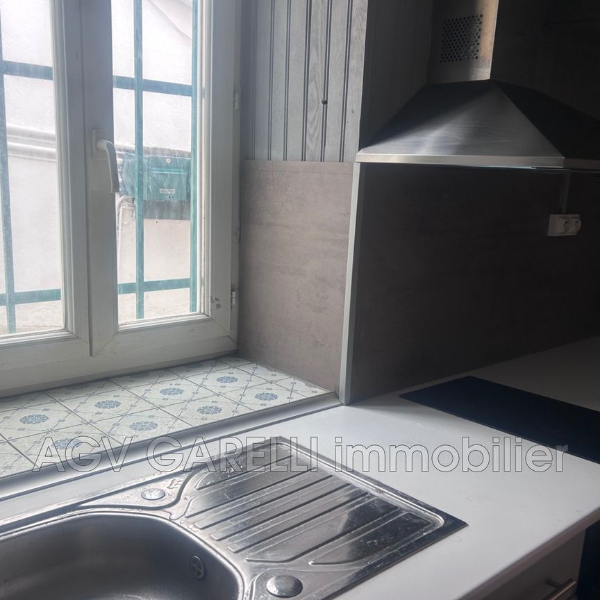 Location Appartement 1 pièce 25m² TOULON 83000 - Photo 1