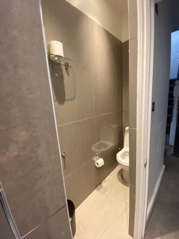 Room in a Shared House, Khama Rd, SW17 - Photo 4