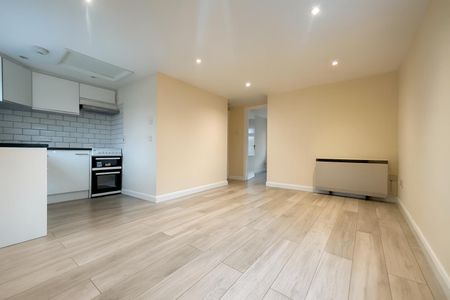 1 Bedroom Flat To Let - HP12 - Photo 3