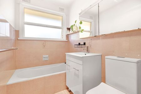 17 Tralee Avenue, Killarney Heights NSW 2087 - House For Rent | Domain - Photo 2