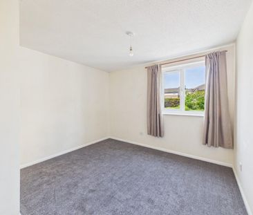 2 bedroom Flat To Let - Photo 4