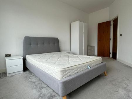 1 bedroom flat to rent - Photo 2