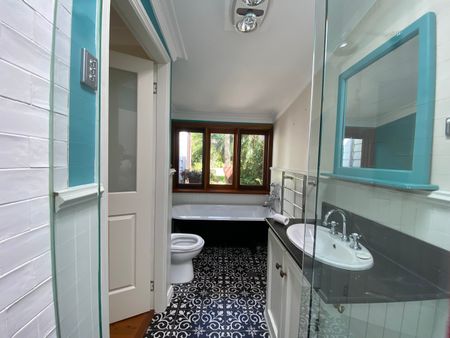 6 Vine Street, Ashfield NSW 2131 - House For Rent | Domain - Photo 3