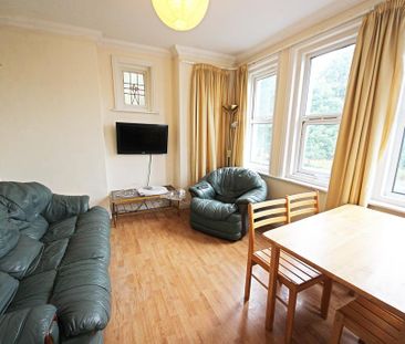 3 bedroom flat to rent - Photo 1