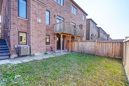 For Lease - 42 Mallery Street, Richmond Hill, Ontario - Photo 3