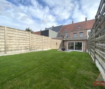 Moorslede – Instapklare en volledig gerenoveerde woning met tuin - Photo 1