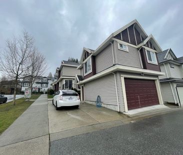 Coach House in Panorama Ridge - Photo 1