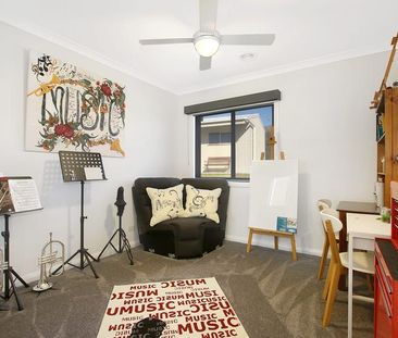 Modern Family Luxury in Sought-After Fairway Gardens - Photo 4