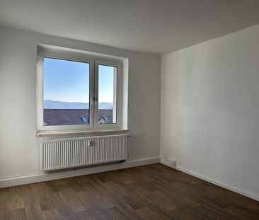 Lichtblick im Obergeschoss: traumhafte Aussicht & warmes Holzambiente - Photo 3