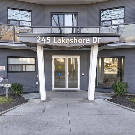 Lakeshore Apartments - Photo 3