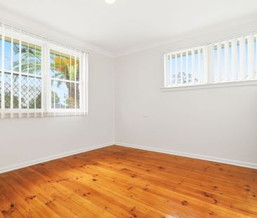 Freshly Repainted Family Home - Photo 1