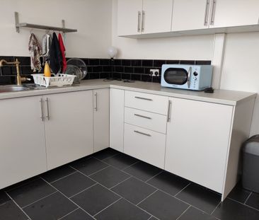 Room in a Shared Flat, Hall St, EC1V - Photo 5