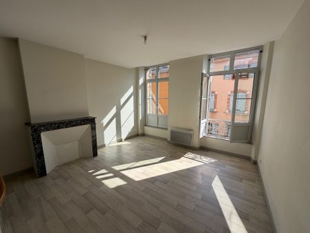 Location Appartement 2 pièces 42m² NEGREPELISSE 82800 - Photo 2