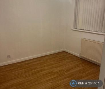 3 bedroom end of terrace house to rent - Photo 1