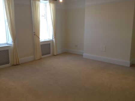 Two Bedroom Apartment for Rent on Crouch Street, Colchester - Photo 4