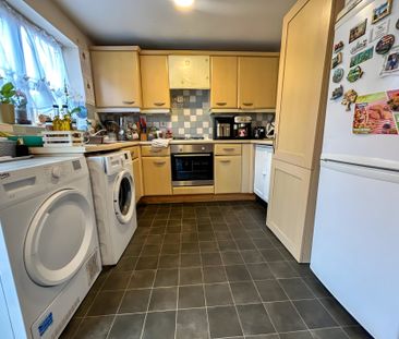 3 Bedroom House To Let - HP12 - Photo 4