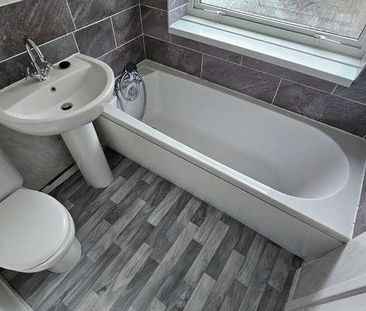 Glendale Close, Bradford, BD6 - Photo 3