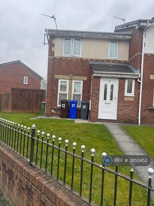 3 bedroom semi-detached house to rent - Photo 1