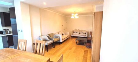 4 bed semi-detached to rent - Photo 2