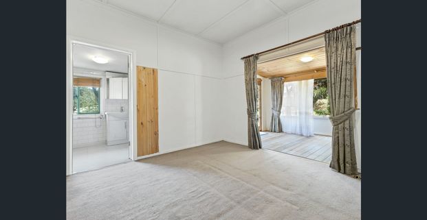 Character Filled 3 Bedroom Home with Warm Timber Features - Photo 1