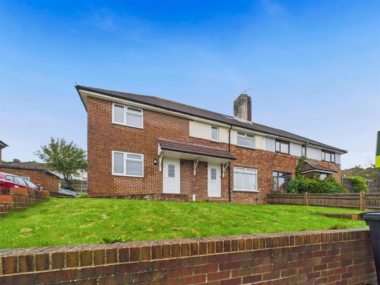 4 bedroom house to rent - Photo 1