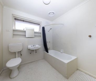 Situated In Effervescent Surrounds - Photo 6