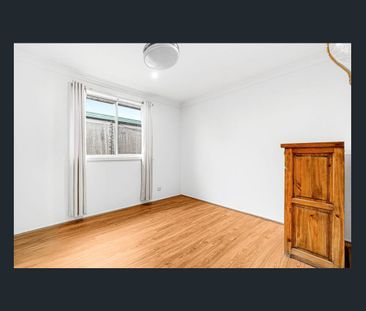 COMFORTABLE HOME IN GREAT LOCATION - Photo 6