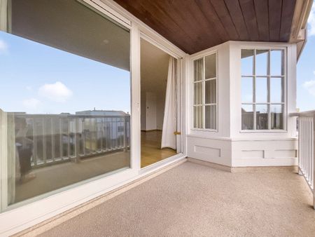 Mooi en zonnig 3 slaapkamer appartement in een recente residentie gelegen vlakbij het Zegemeer met open zicht op de villa's. - Foto 4