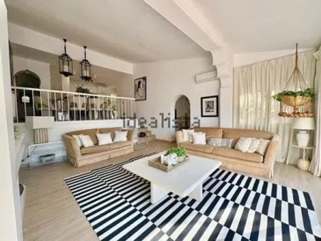 Alquiler de casa o chalet independiente en Calle los Geranios - Photo 5