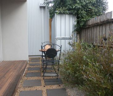 Inner City Living! - Photo 5