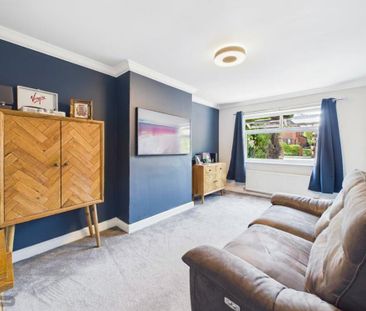 4 bedroom end of terrace house to rent - Photo 2