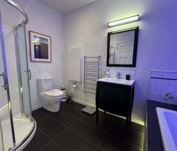 Exceptional Living With Views - Photo 5