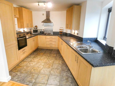 3 bedroom apartment to rent - Photo 2