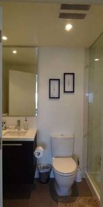 Fully Furnished Metrotown 2 Bedroom 2 Bathroom - Photo 4