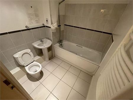 2 bedroom flat to rent - Photo 5