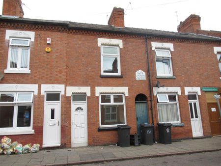 2 Bed House - Photo 2