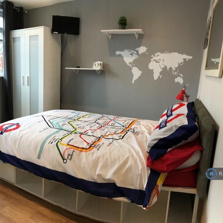 1 bedroom in a house share to rent - Photo 1